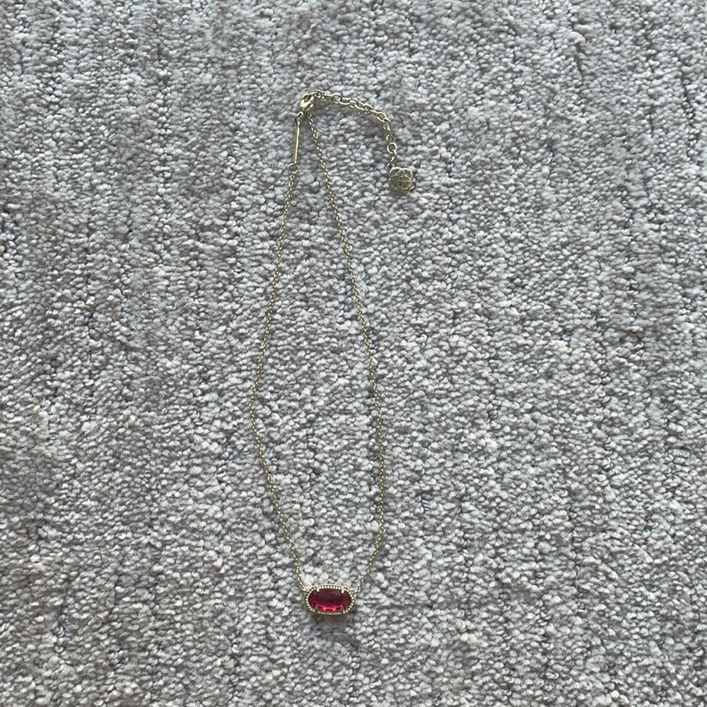 Kendra Scott necklace